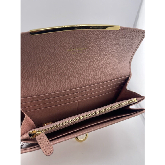 Salvatore Ferragamo Blush Pink Leather Wallet with Gold Hardware - Picture 5 of 7